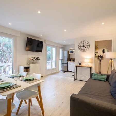 Meuble 2 Etoiles, Wifi, A 2 Pas Des Plages Fréjus Eksteriør bilde