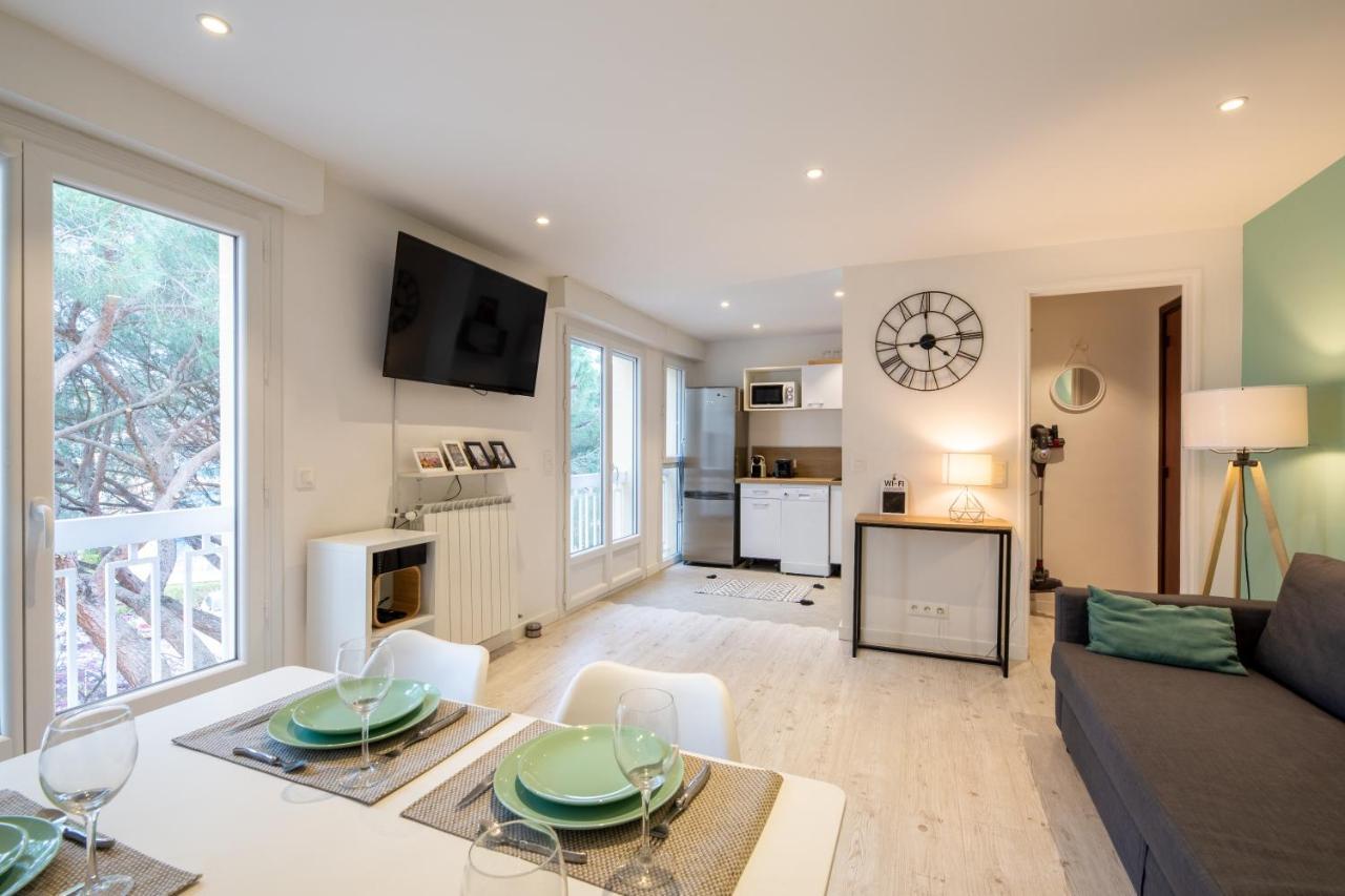 Meuble 2 Etoiles, Wifi, A 2 Pas Des Plages Fréjus Eksteriør bilde