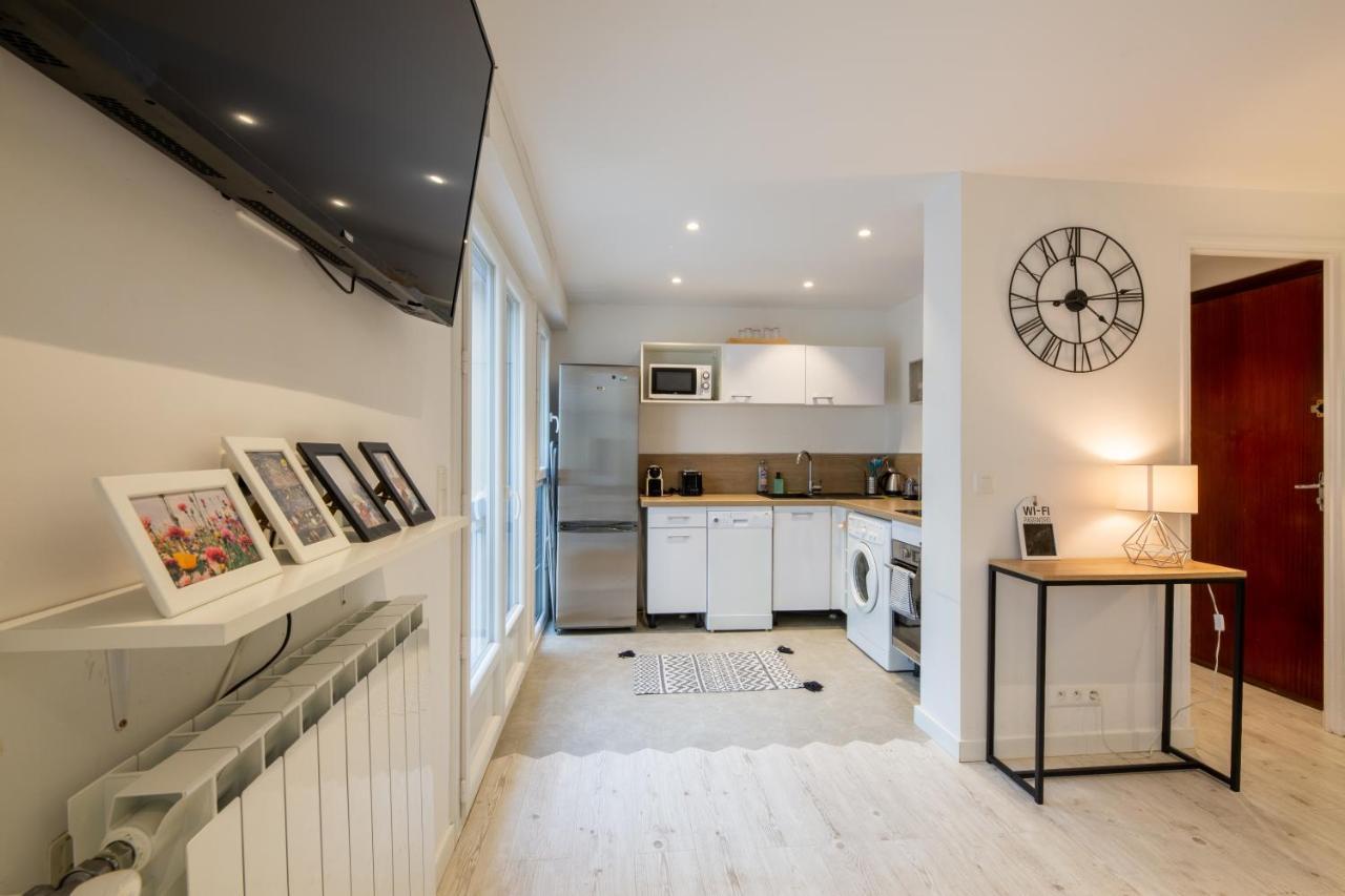 Meuble 2 Etoiles, Wifi, A 2 Pas Des Plages Fréjus Eksteriør bilde